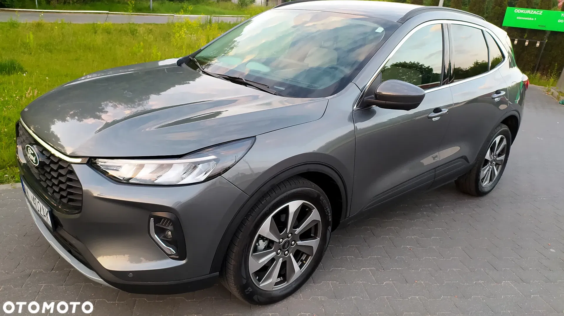 Ford Kuga — photo 1 of 40