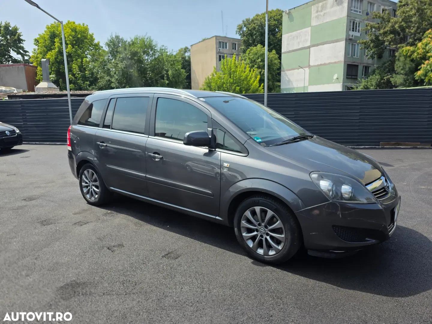 2010 Opel Zafira 1.7 CDTI Edition 111 Jahre, photograph 2
