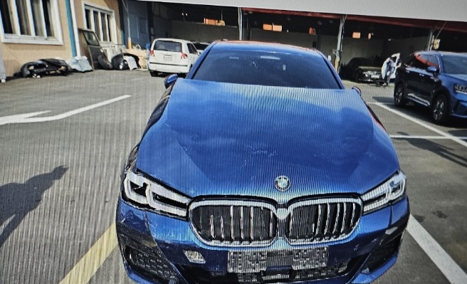 2021 BMW 530e, photograph 2