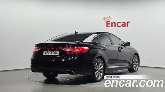 Hyundai Grandeur HG300 Premium — photo 1 of 20