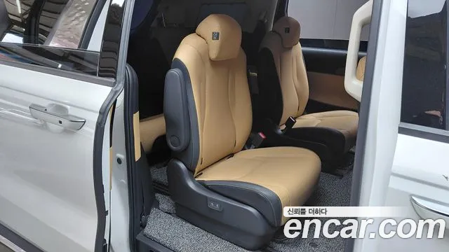 2022 Kia Canival Gasoline 9-Seater Noblesse, photograph 1