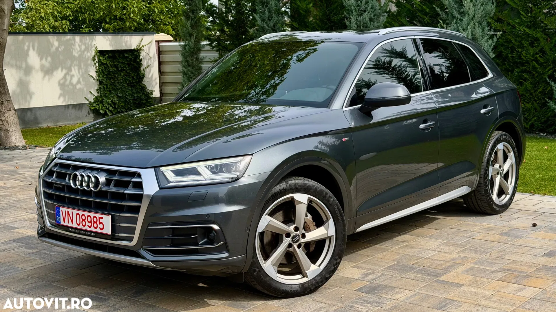 2018 Audi Q5 2.0 40 TDI quattro S tronic Sport, photograph 1