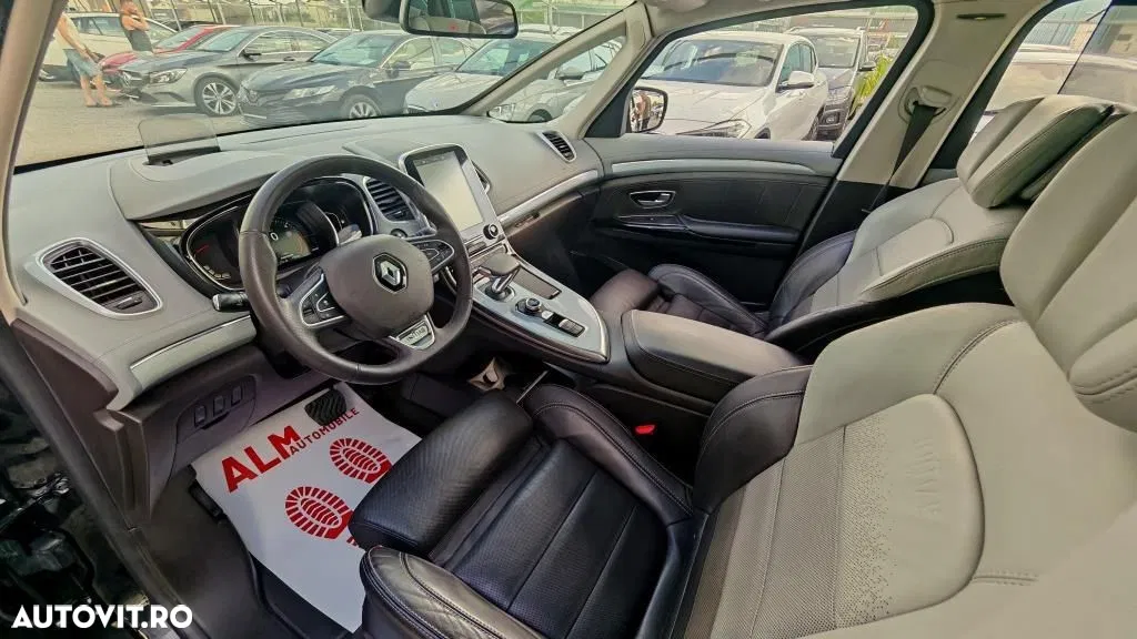 2017 Renault Espace, photograph 3