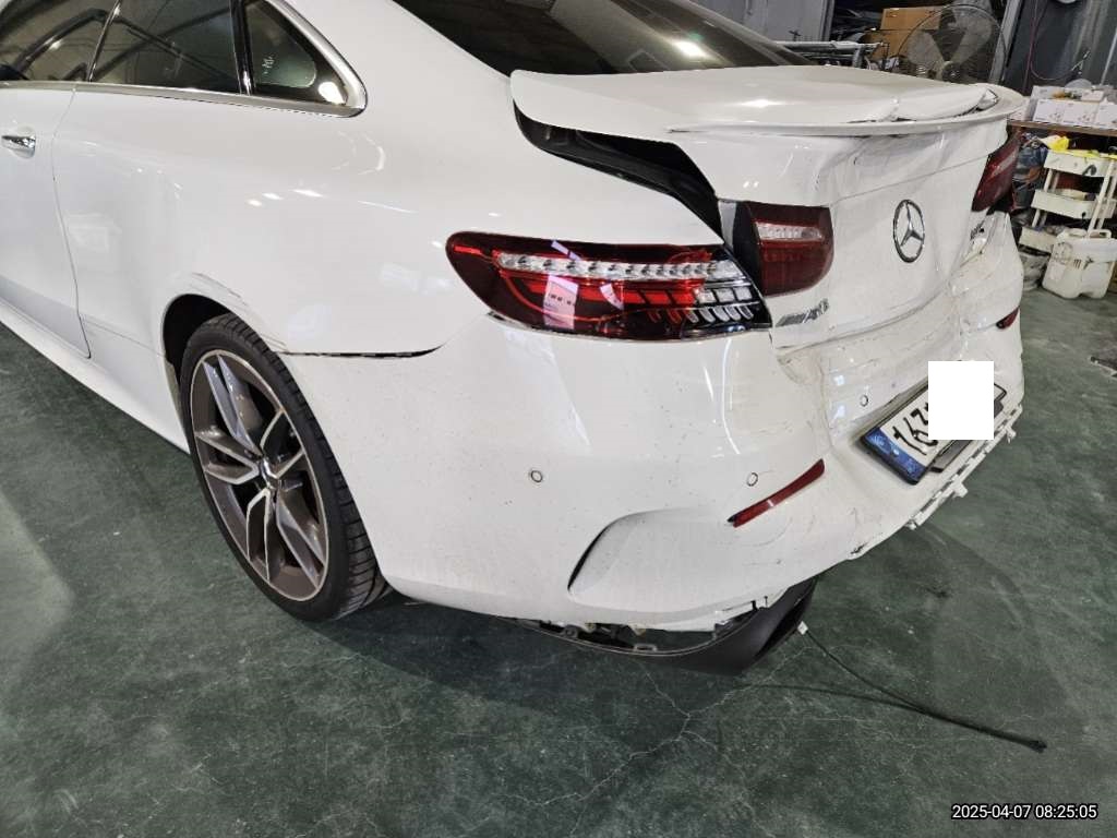 2021 Mercedes-Benz MercedesAMG E53 4Matic + Coupe, photograph 3