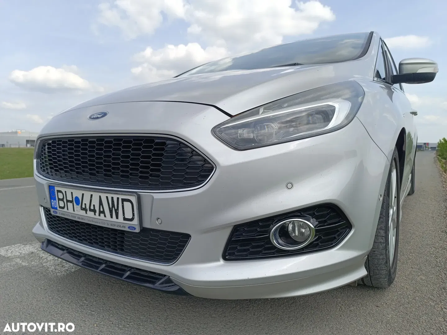 2016 Ford S-Max 2.0 TDCi Powershift AWD ST-Line, photograph 2