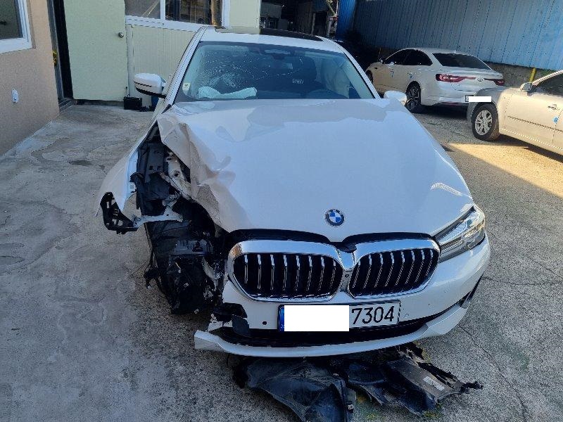 2022 BMW 520i, photograph 2