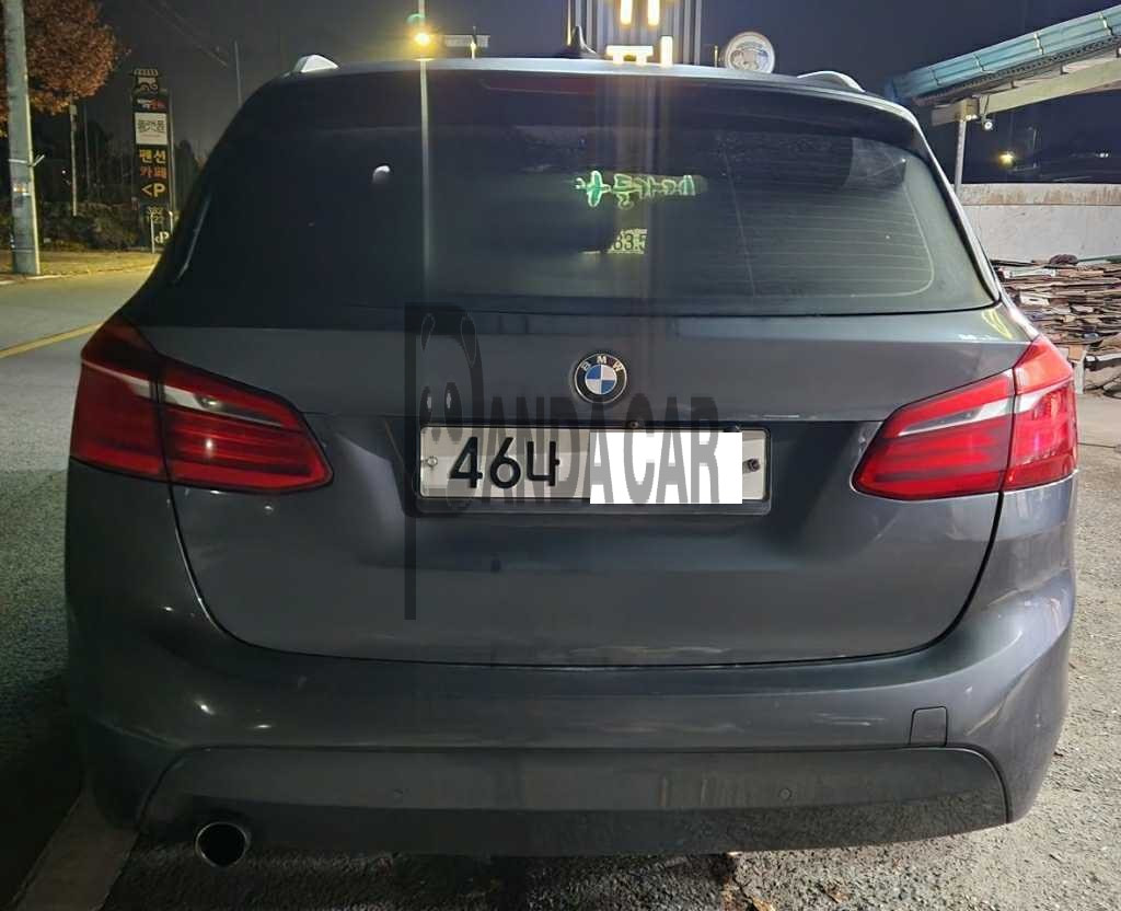 2017 BMW Active Tourer, photograph 2