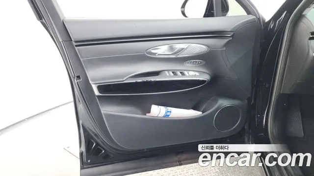 Genesis GV70 2.2 Diesel AWD — photo 1 of 35