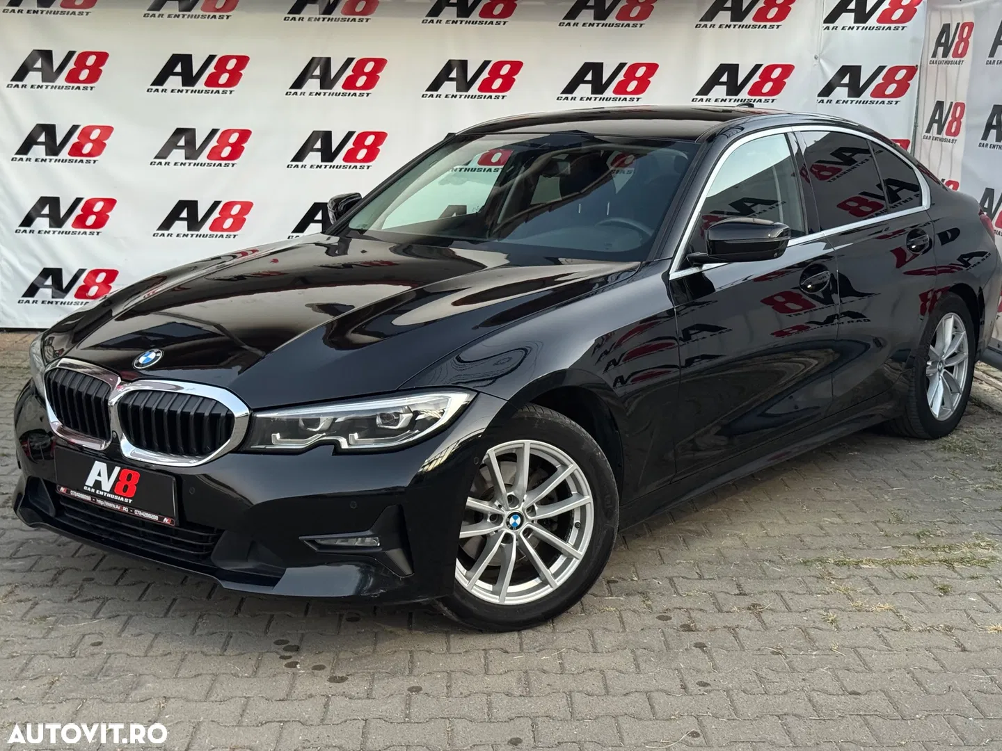 2020 BMW Seria 3 320d xDrive Aut. Luxury Line, photograph 2