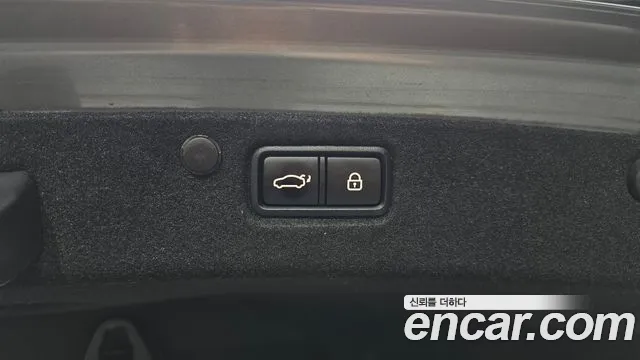 2017 Hyundai Grandeur 3.0 Exclusive, photograph 10