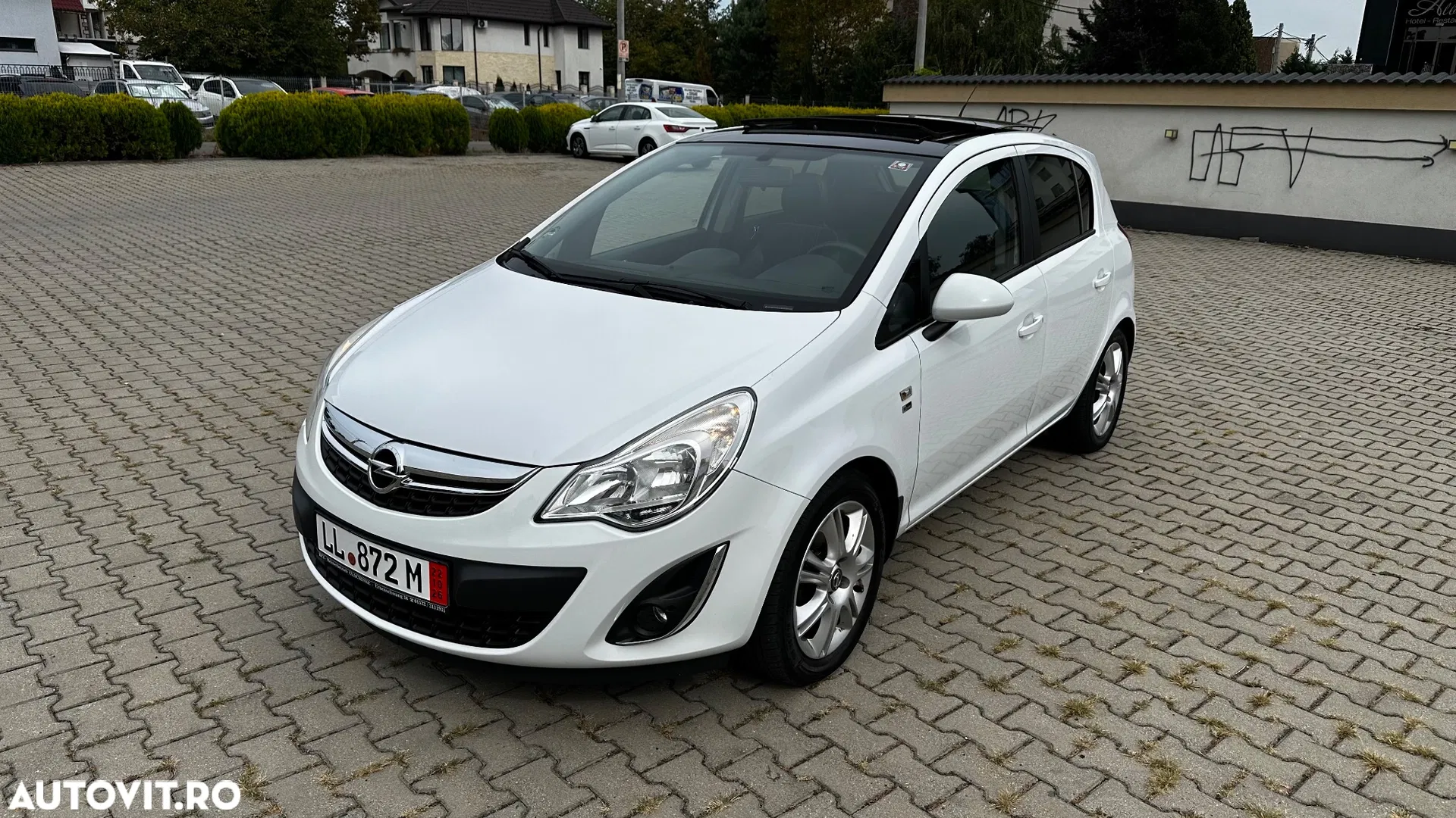 2012 Opel Corsa 1.4 16V 150 Jahre, photograph 2