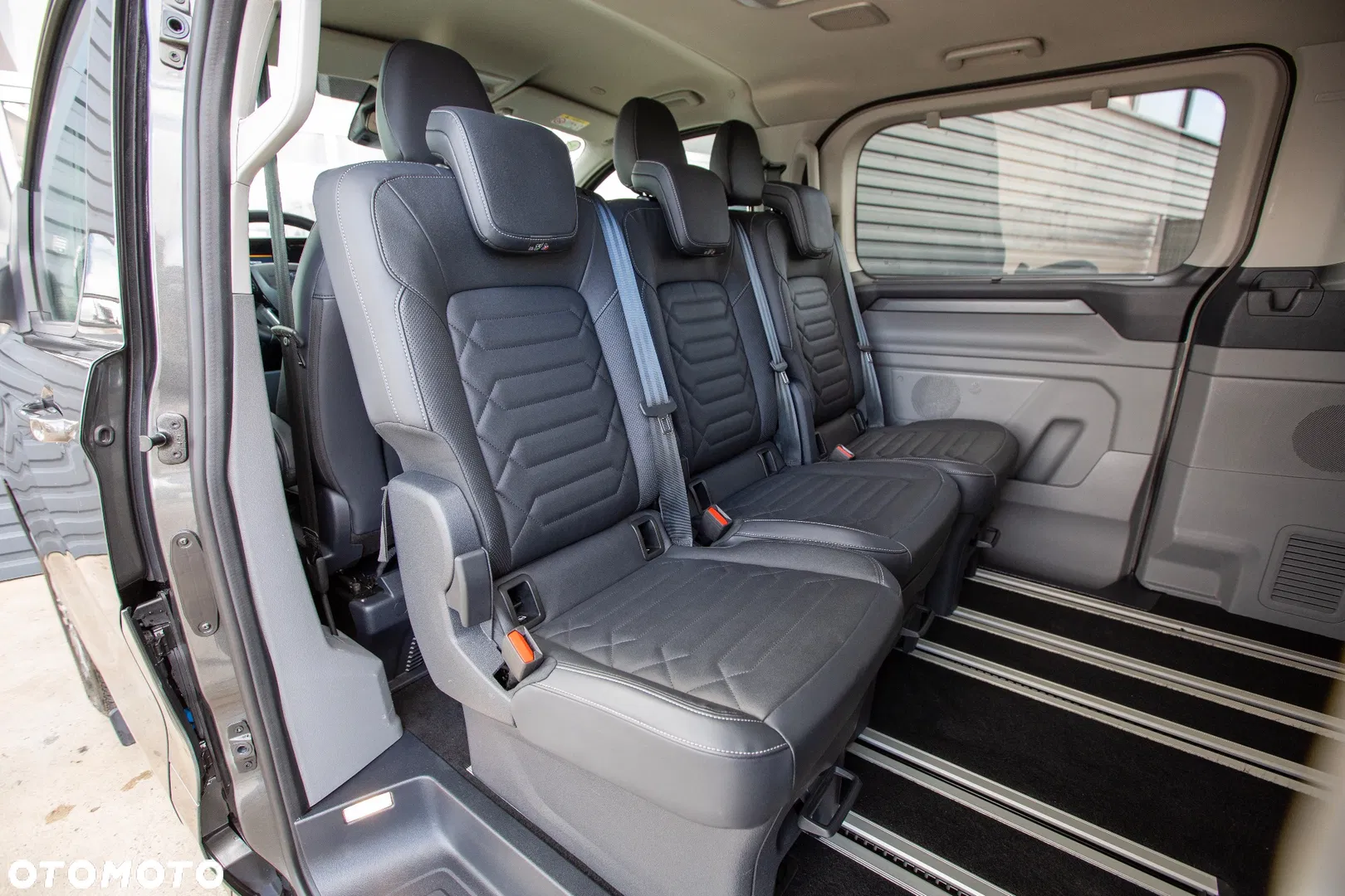 2025 Ford Tourneo Custom, photograph 9