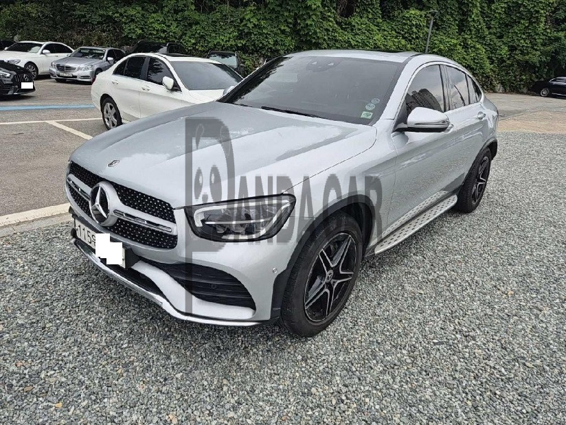2020 Mercedes-Benz GLC300 4MATIC Coupe, photograph 2