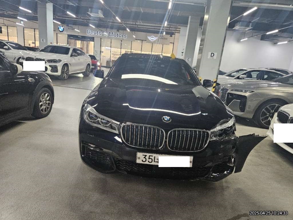 2017 BMW 740e iPerformance, photograph 1
