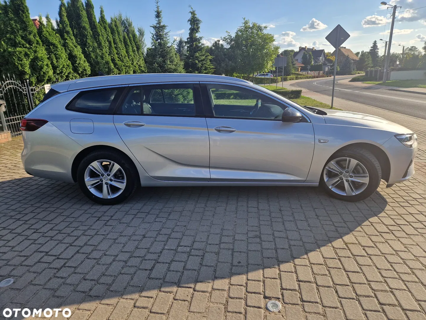 2022 Opel Insignia 2.0 CDTI Elegance S&S, photograph 6