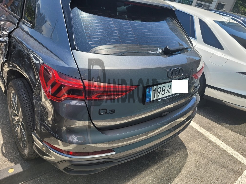 2025 Audi Q3 40 TFSI quattro, photograph 1