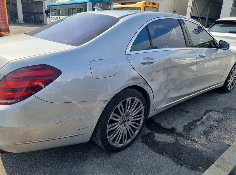 2018 Mercedes-Benz S560 4Matic L, photograph 2