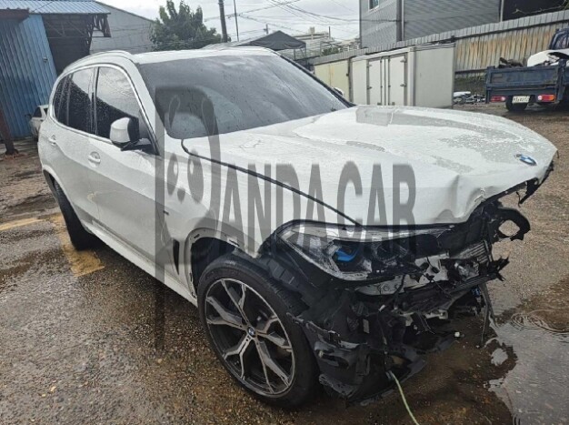 2022 BMW X5 xDrive30d, photograph 2