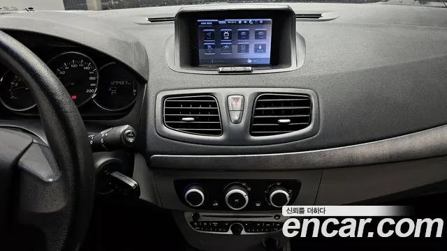 Renault-KoreaSamsung SM3 SE — photo 1 of 32