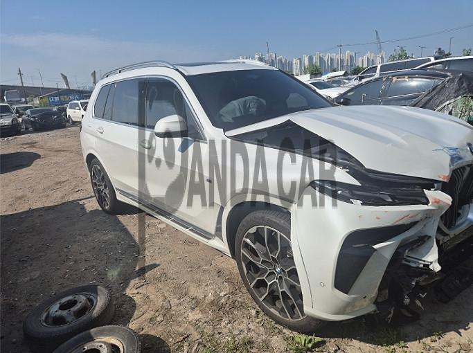 2025 BMW X7 xDrive40i, photograph 7