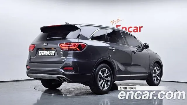 Kia Sorento Diesel 2.0 2WD — photo 1 of 35
