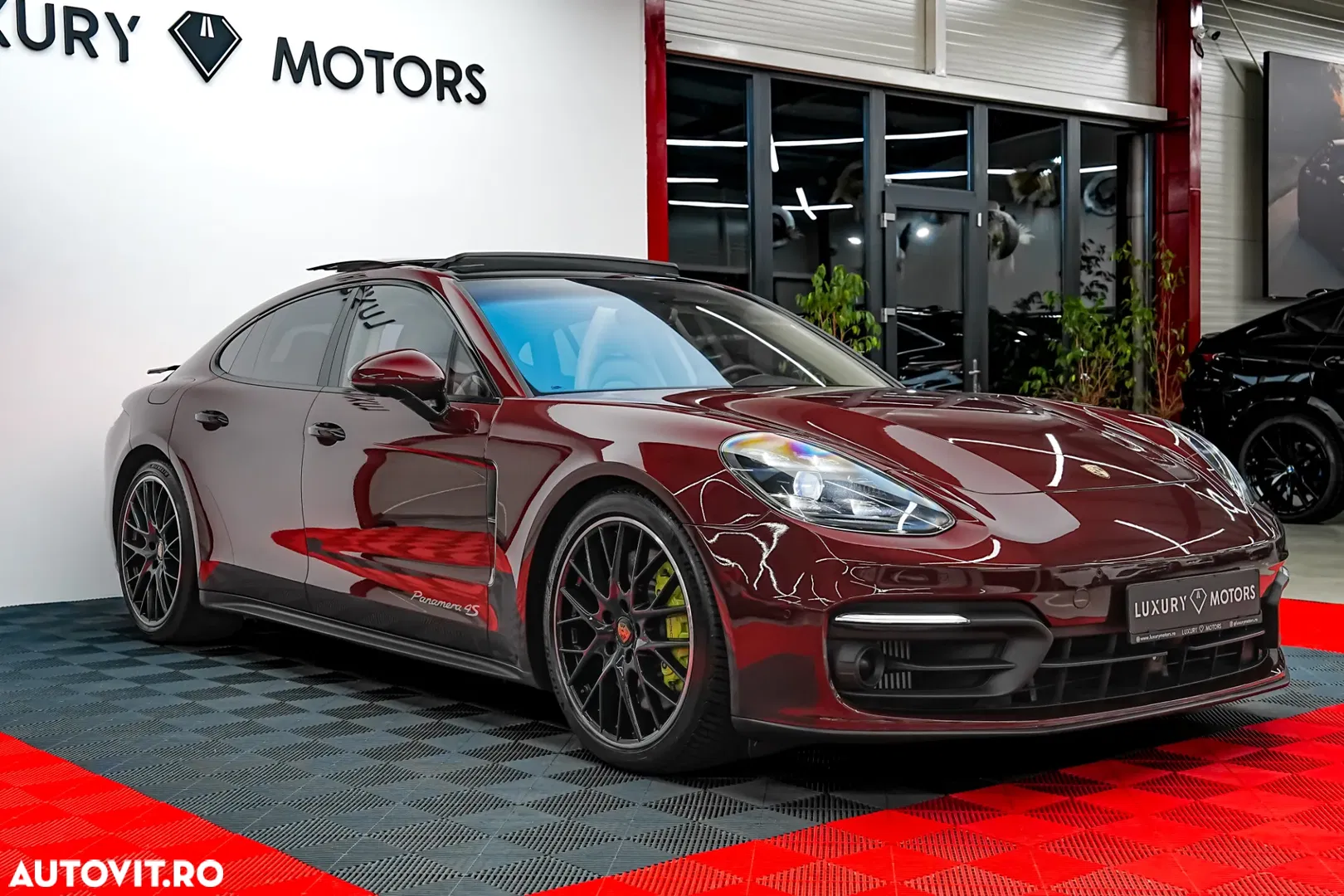 2022 Porsche Panamera 4S E-Hybrid, photograph 5