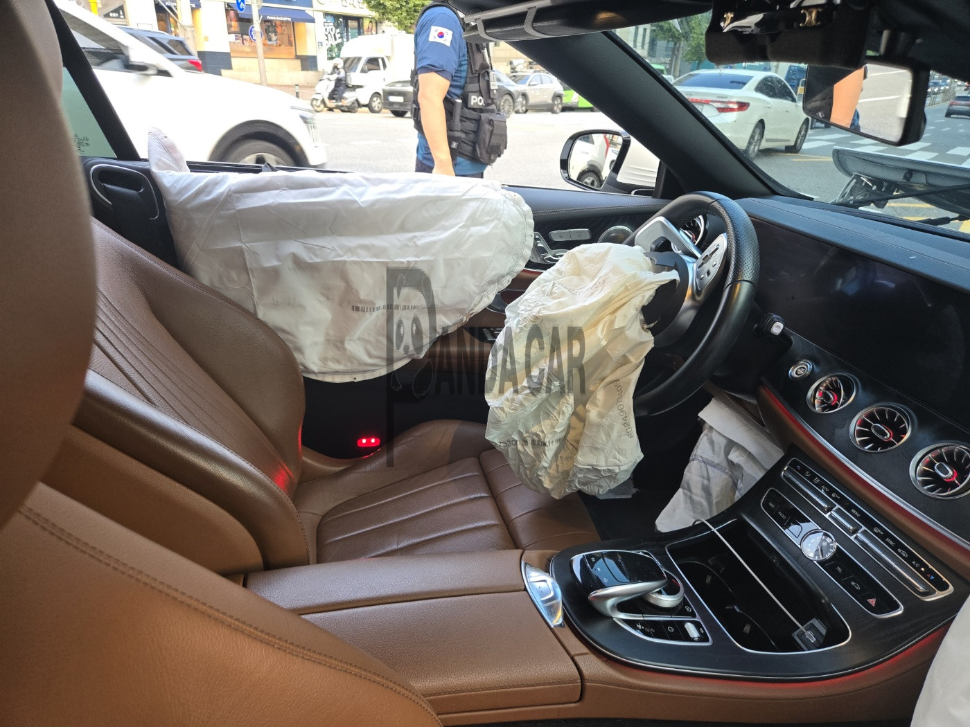 2019 Mercedes-Benz E220 d Cabriolet, photograph 3