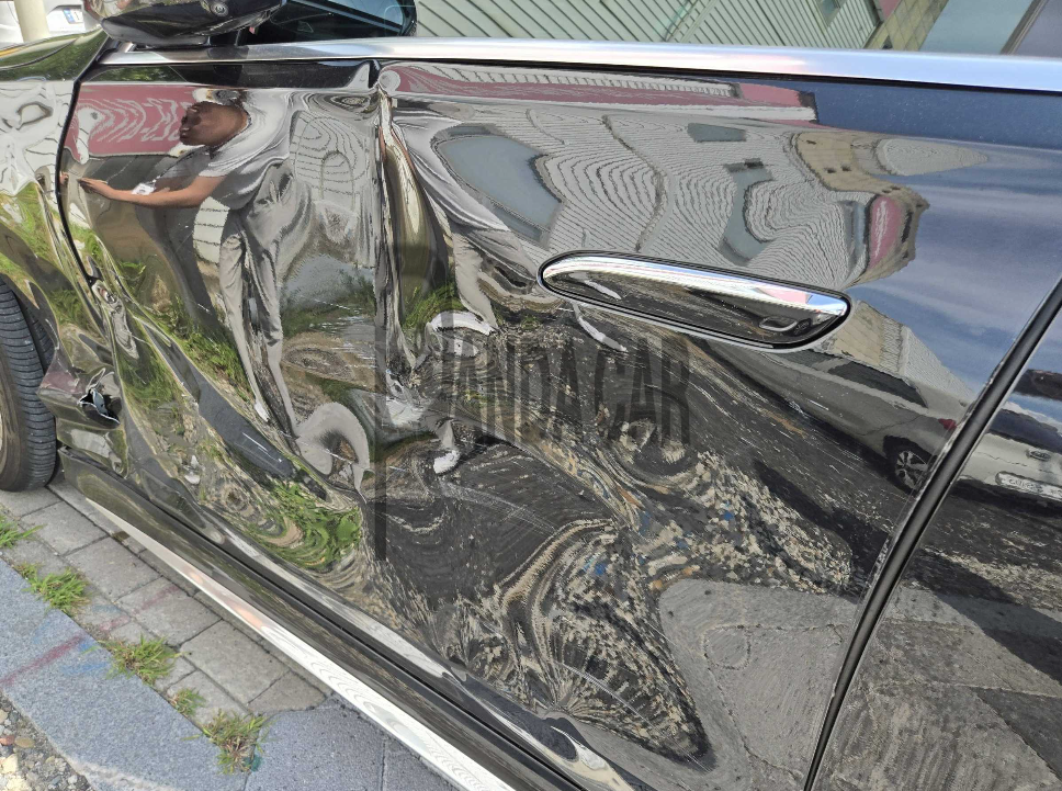 2022 Mercedes-Benz S400 d 4MATIC, photograph 2