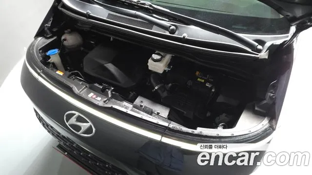 2022 Hyundai Staria Cargo 5-Seater, photograph 5
