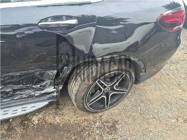 2023 Mercedes-Benz GLC300 4MATIC Coupe, photograph 5
