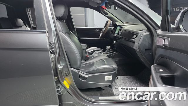 KG_Mobility_Ssangyong Rexton Diesel 2.2 4WD — photo 1 of 20
