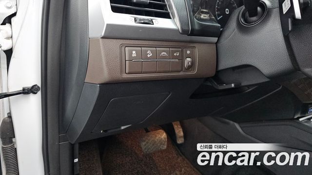 KG_Mobility_Ssangyong Rexton Diesel 2.2 4WD — photo 1 of 20