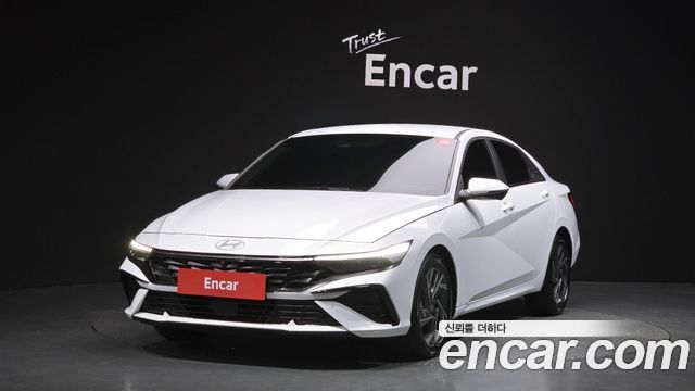 Hyundai AVANTE 1.6 — photo 1 of 20