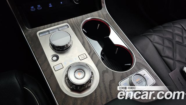 Genesis GV80 2.5T Gasoline AWD — photo 1 of 20
