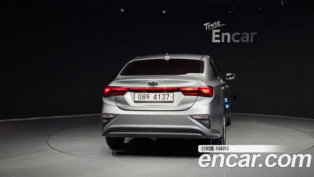 Kia K3 Trendy — photo 1 of 20