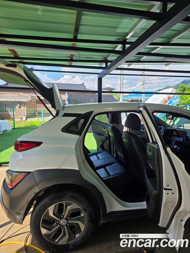 Hyundai Kona Modern — photo 1 of 12