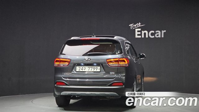 Kia Sorento Diesel 2.2 4WD — photo 1 of 20