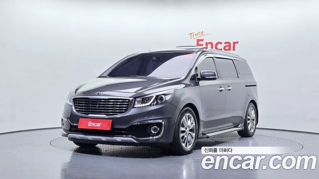 Kia Canival 7-seater Limousine — photo 1 of 20