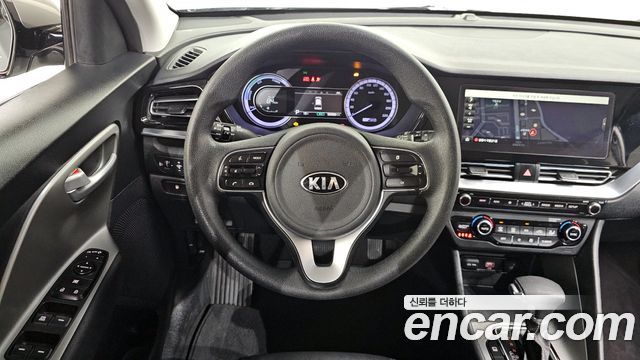 Kia Niro 1.6 HEV — photo 1 of 20