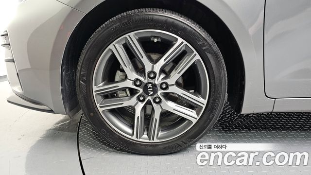 Kia K3 Luxury — photo 1 of 20