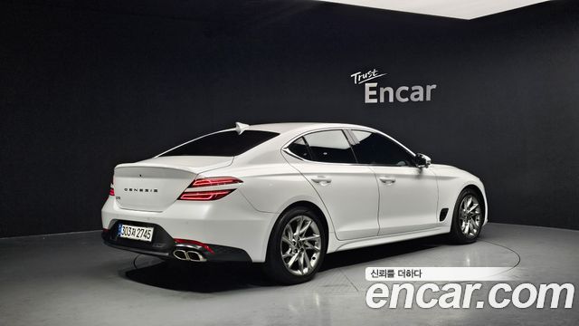 Genesis G70 Gasoline 2.0T 2WD — photo 1 of 20