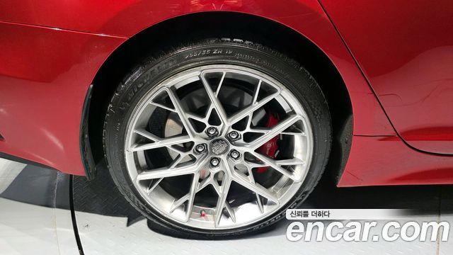 Kia Stinger 3.3 Turbo 2WD — photo 1 of 20