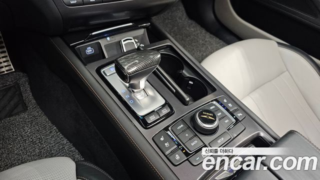 Genesis G80 3.3 T-GDI AWD — photo 1 of 20