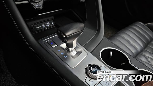 Genesis G70 2.2D AWD — photo 1 of 20