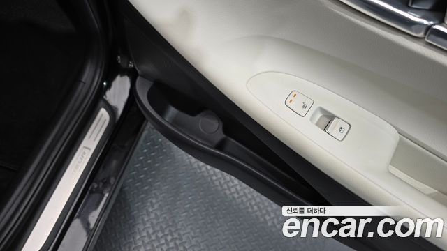 Hyundai Grandeur 2.5 — photo 1 of 30