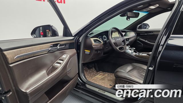 Genesis G90 3.8 AWD — photo 1 of 20