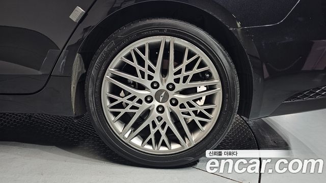 2021 Genesis G70 Gasoline 2.0T 4WD, photograph 1