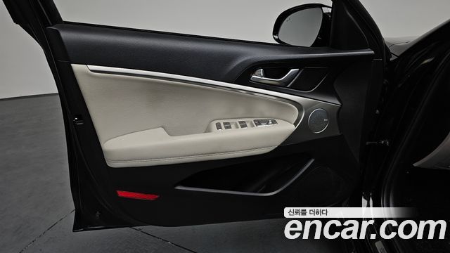 2021 Genesis G70 Gasoline 2.0T 4WD, photograph 10