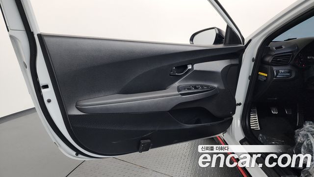 Hyundai Veloster 2.0 N — photo 1 of 31