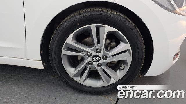 2017 Hyundai AVANTE 1.6 GDI Value Plus, photograph 4